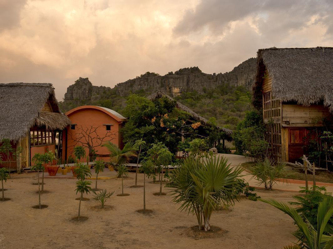 Отель Iharana Bush Camp Antsiranana Экстерьер фото