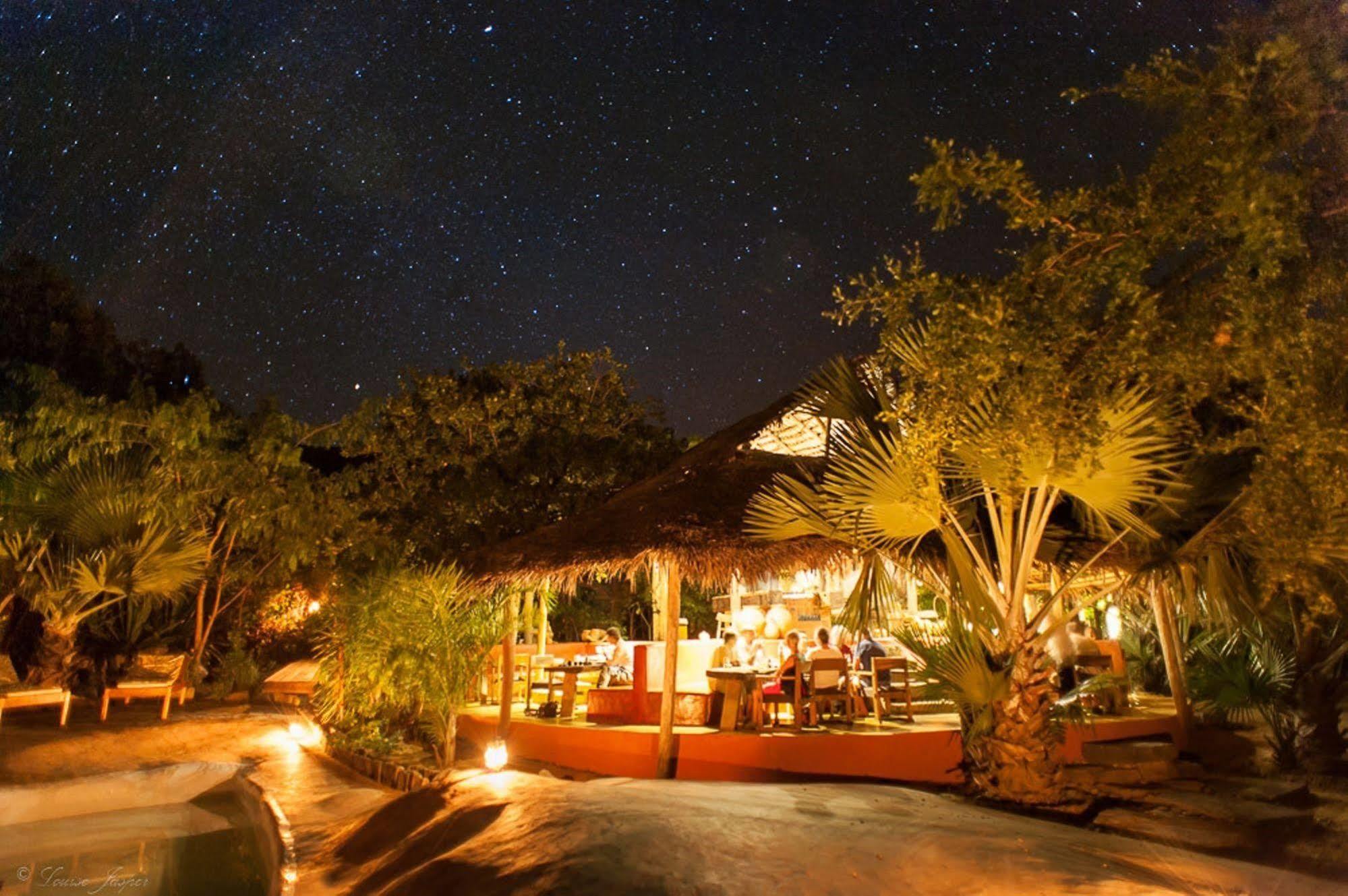 Отель Iharana Bush Camp Antsiranana Экстерьер фото
